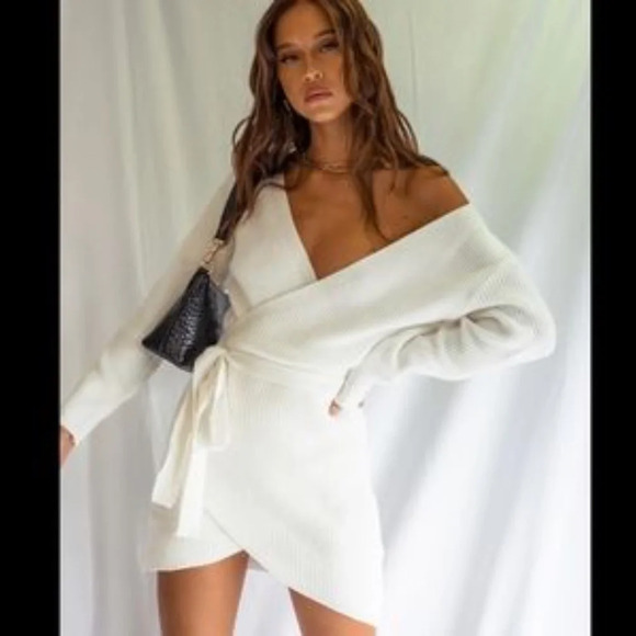 - New*Princess Polly‎ Mini Knit Wrap Dress* - Picture 2 of 4